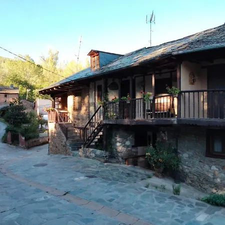 Hotel Vut El Pajariel