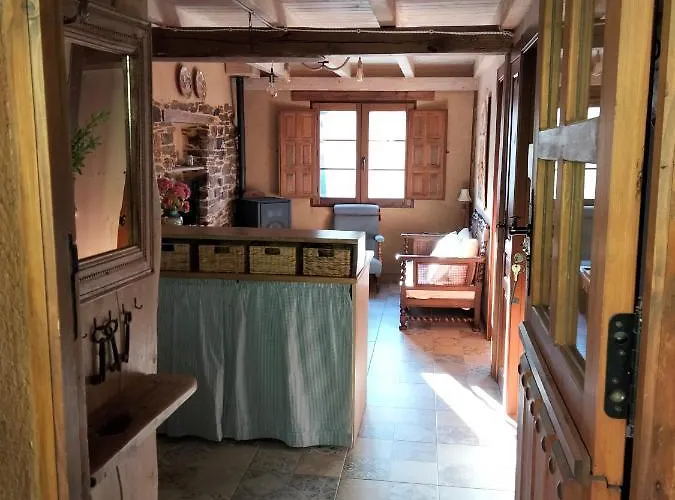 ホテル Vut El Pajariel ポンフェラダ