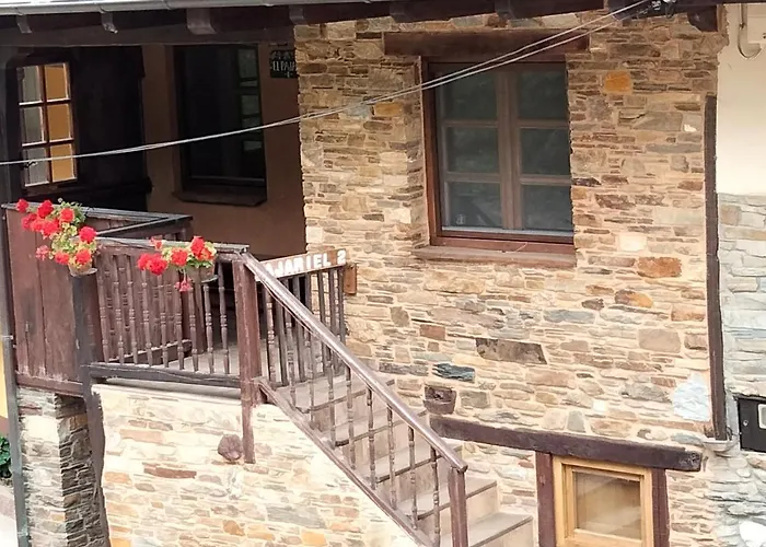 Vut El Pajariel ホテル *