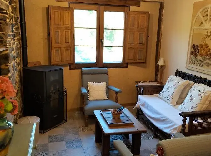 ホテル Vut El Pajariel ポンフェラダ