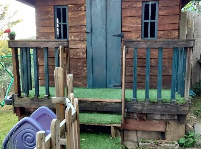 ホテル Vut El Pajariel ポンフェラダ