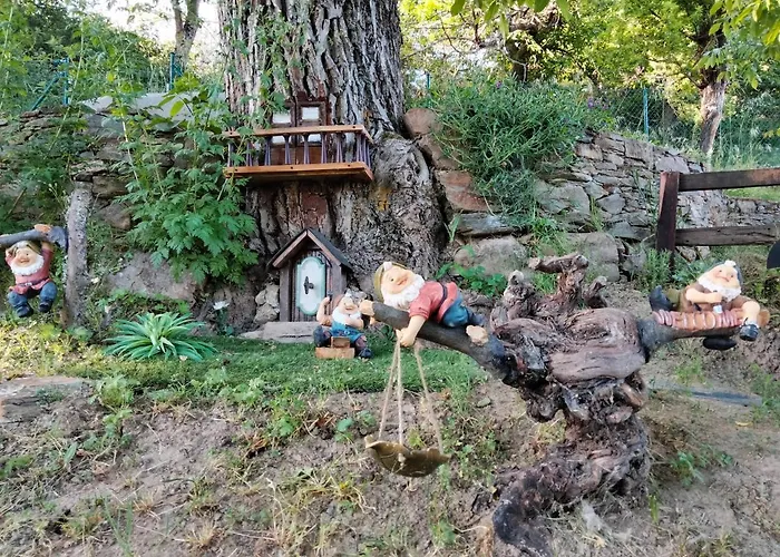 ホテル Vut El Pajariel ポンフェラダ